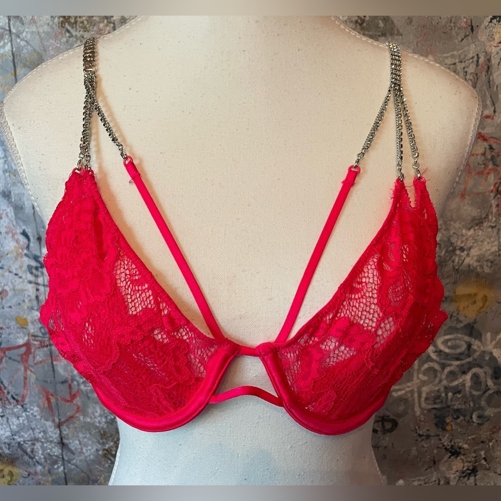 LA SENZA Hot Pink Lace Bra with rhinestone straps. Size Large